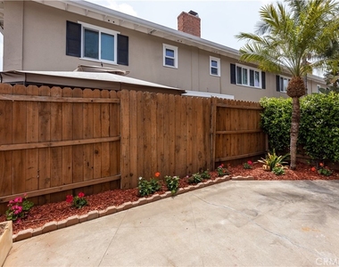 1741 Tustin Avenue - Photo Thumbnail 10
