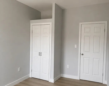 520 West 175th Street - Photo Thumbnail 4