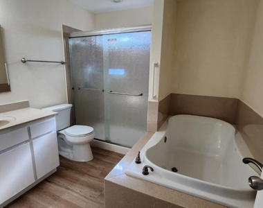 1385 Wimbledon Court - Photo Thumbnail 13