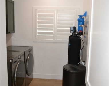 12747 Hilltop Drive - Photo Thumbnail 21