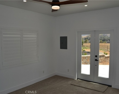 12747 Hilltop Drive - Photo Thumbnail 20