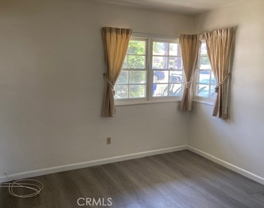 515 Alta Mesa - Photo Thumbnail 14