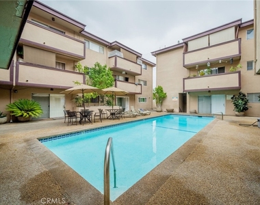 330 N Jackson Street - Photo Thumbnail 23