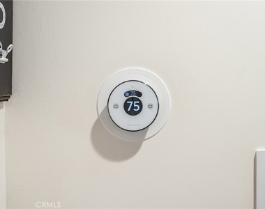 330 N Jackson Street - Photo Thumbnail 18