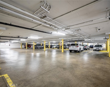 330 N Jackson Street - Photo Thumbnail 26