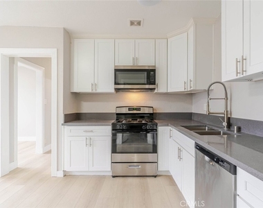 7137 Greeley Street - Photo Thumbnail 7