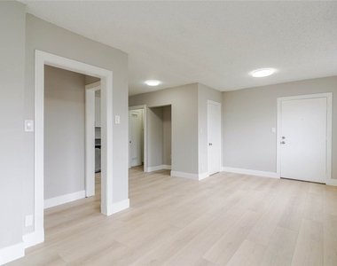 7137 Greeley Street - Photo Thumbnail 3