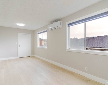 7137 Greeley Street - Photo Thumbnail 4