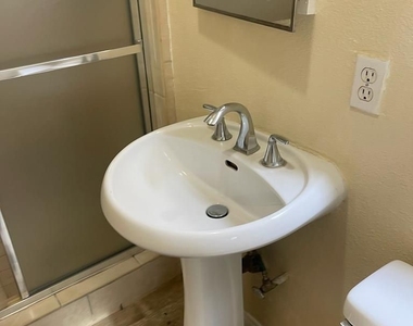 9723 Belmont - Photo Thumbnail 10