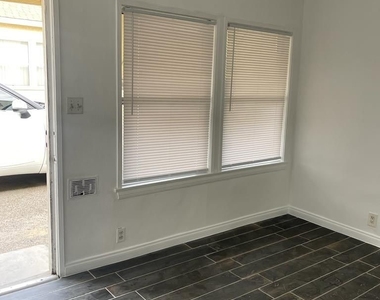 9723 Belmont - Photo Thumbnail 8