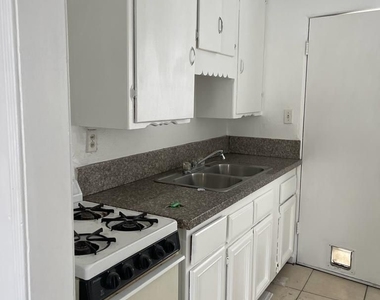 9723 Belmont - Photo Thumbnail 6