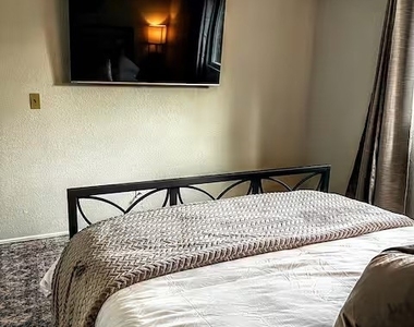 1811 Navajo Place - Photo Thumbnail 16