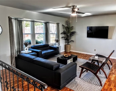 1811 Navajo Place - Photo Thumbnail 3