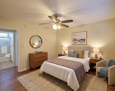7601 N Hollywood - Photo Thumbnail 1