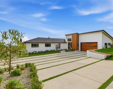 1764 E Loma Alta - Photo Thumbnail 4