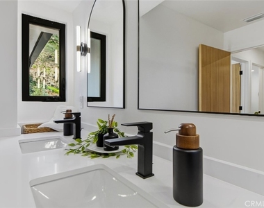 1764 E Loma Alta - Photo Thumbnail 35