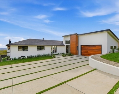 1764 E Loma Alta - Photo Thumbnail 5