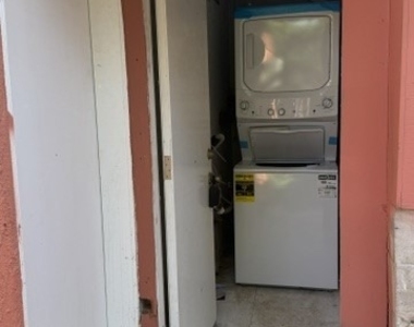 4173 York Boulevard - Photo Thumbnail 29