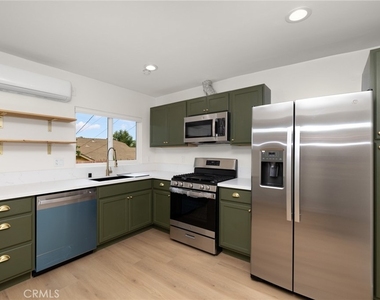 4173 York Boulevard - Photo Thumbnail 7