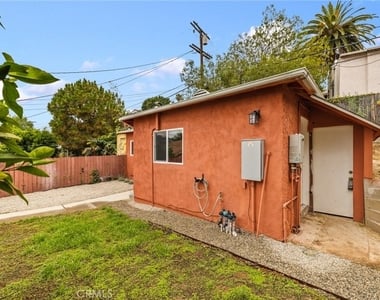 4173 York Boulevard - Photo Thumbnail 2