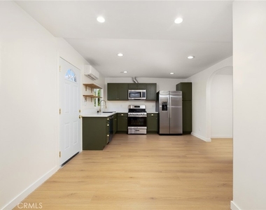 4173 York Boulevard - Photo Thumbnail 5