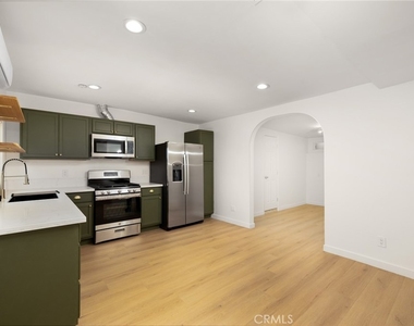 4173 York Boulevard - Photo Thumbnail 11