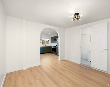 4173 York Boulevard - Photo Thumbnail 13