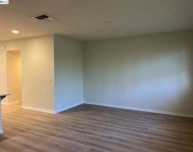 5683 Melodia Cir - Photo Thumbnail 15