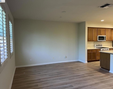 5683 Melodia Cir - Photo Thumbnail 13