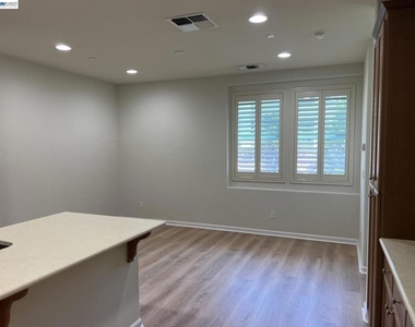 5683 Melodia Cir - Photo Thumbnail 8