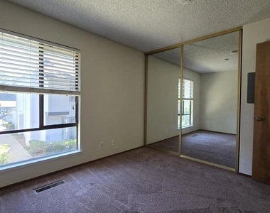 6125 Thornton Ave - Photo Thumbnail 12