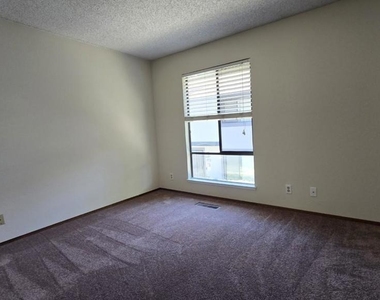 6125 Thornton Ave - Photo Thumbnail 13