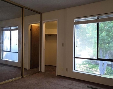 6125 Thornton Ave - Photo Thumbnail 9
