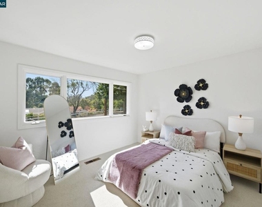 102 Hillcrest Dr - Photo Thumbnail 23
