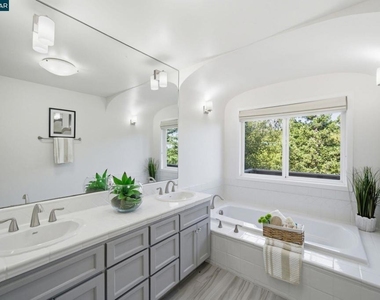 102 Hillcrest Dr - Photo Thumbnail 21