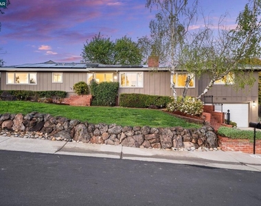 102 Hillcrest Dr - Photo Thumbnail 31