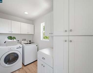 102 Hillcrest Dr - Photo Thumbnail 15