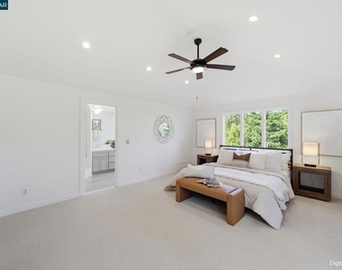 102 Hillcrest Dr - Photo Thumbnail 20