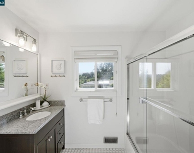 102 Hillcrest Dr - Photo Thumbnail 25