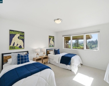 102 Hillcrest Dr - Photo Thumbnail 24