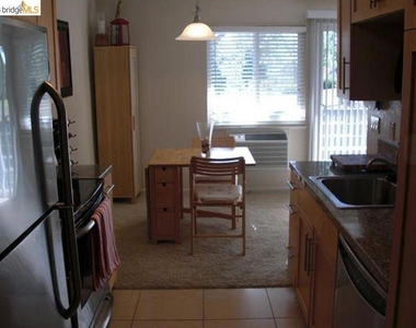 361 Masters Court - Photo Thumbnail 4