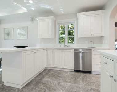 202 N Crescent Drive - Photo Thumbnail 6