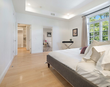 202 N Crescent Drive - Photo Thumbnail 13
