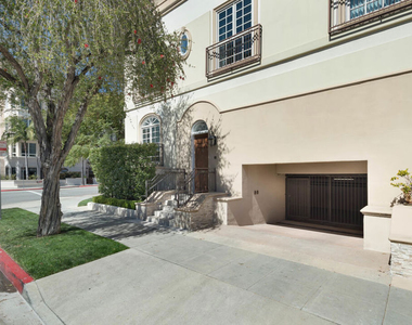 202 N Crescent Drive - Photo Thumbnail 1