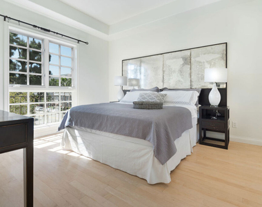 202 N Crescent Drive - Photo Thumbnail 16