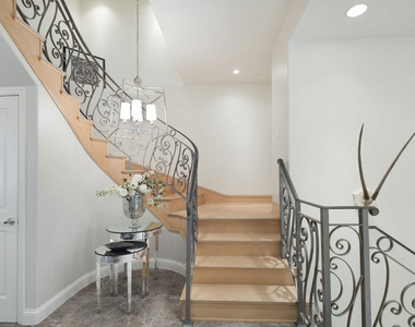 202 N Crescent Drive - Photo Thumbnail 10