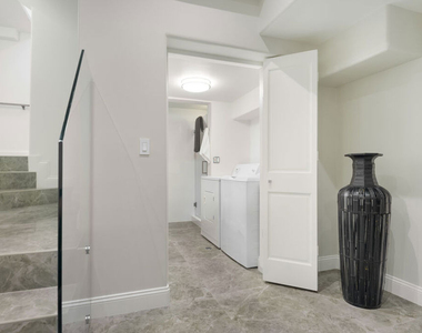 202 N Crescent Drive - Photo Thumbnail 20