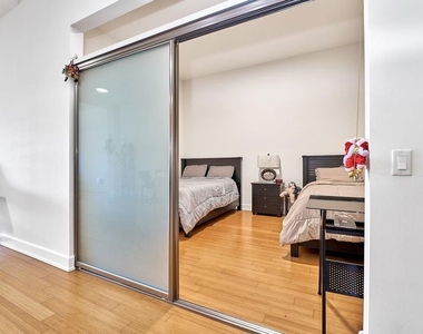 3223 W 6th Street - Photo Thumbnail 10