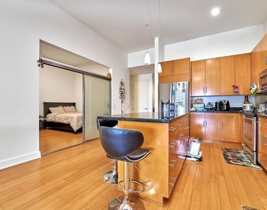 3223 W 6th Street - Photo Thumbnail 5