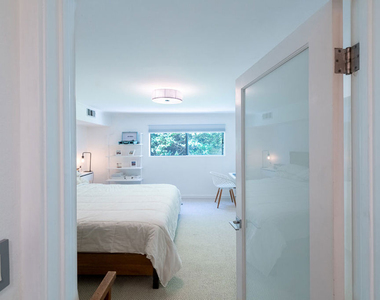 1230 Horn Avenue - Photo Thumbnail 12